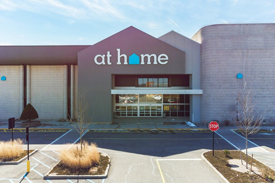 More Photos Of 5101-9119 Fashion Dr, Nanuet General Retail For Sale