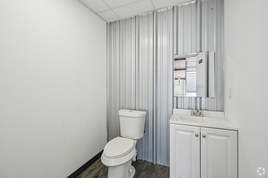 More Photos Of 10552 County Road 213, Forney Industrial For Lease