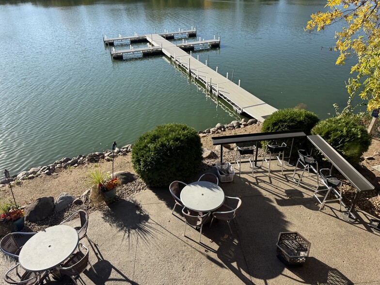 More Photos Of 501 Lake Ave, Fairmont Restaurant For Sale