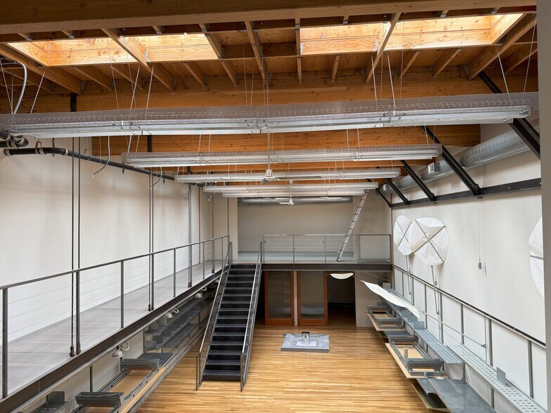 More Photos Of 146 11th St, San Francisco Industrial For Lease