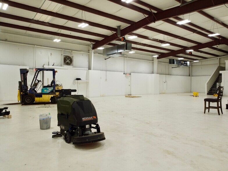 More Photos Of 2380 Rockaway Industrial Blvd, Conyers Light Distribution For Lease