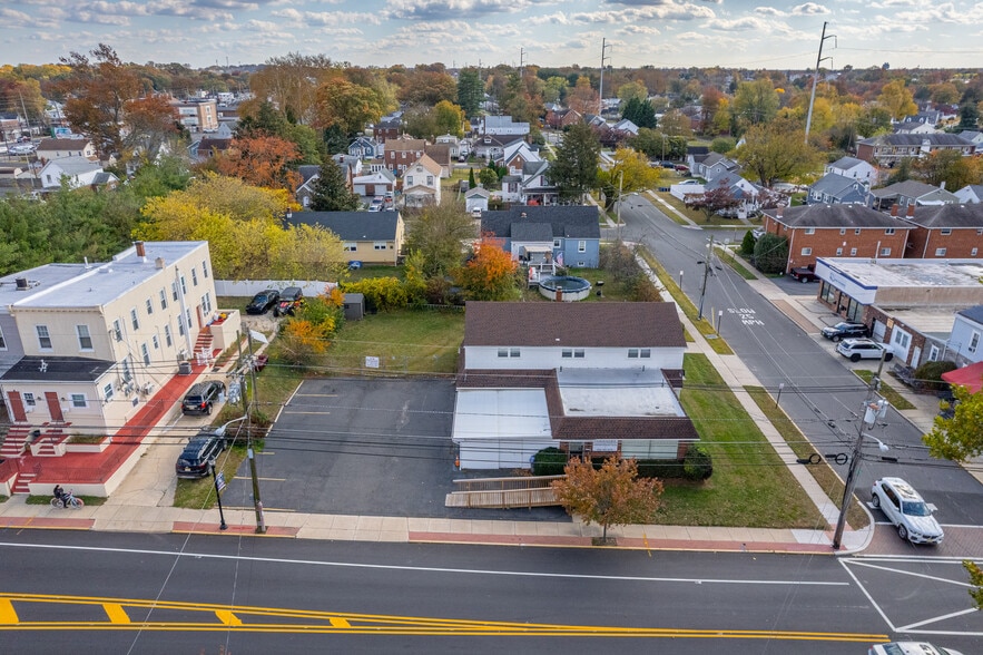 More Photos Of 40 W Kings Hwy, Mount Ephraim Office For Sale