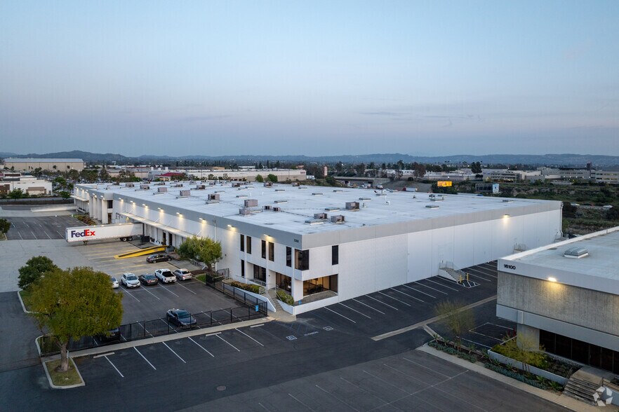 More Photos Of 1344-1388 W Foothill Blvd, Azusa Warehouse For Lease