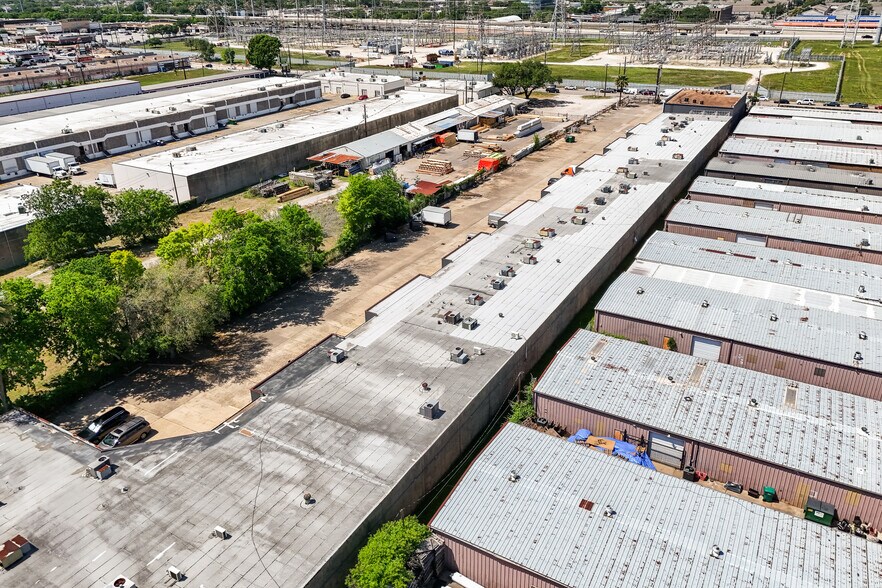 More Photos Of 9931 Harwin Dr, Houston Warehouse For Lease