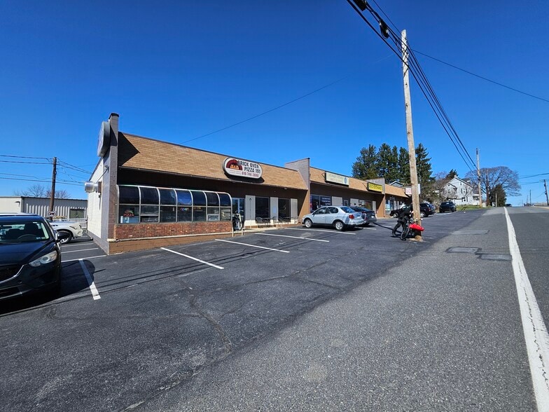 More Photos Of 191-197 Nazareth Pike, Bethlehem Storefront For Lease