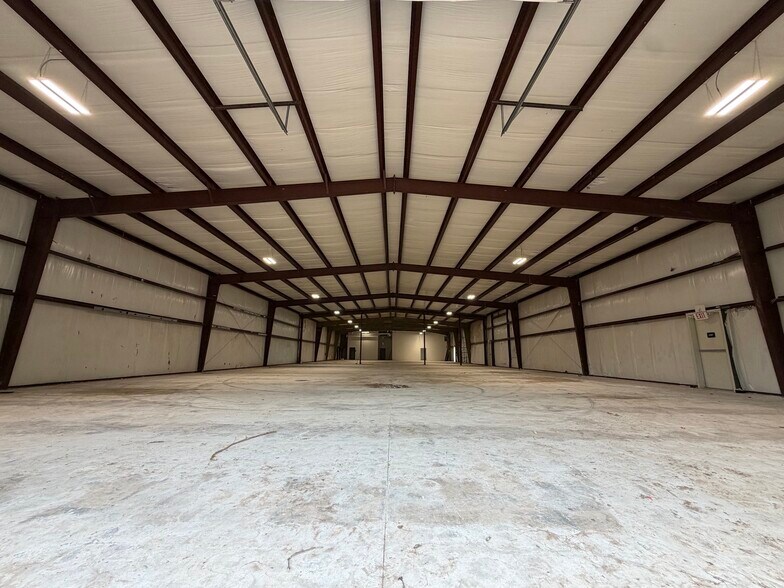 More Photos Of 1901 SE 29th St, Oklahoma City Manufacturing For Sale