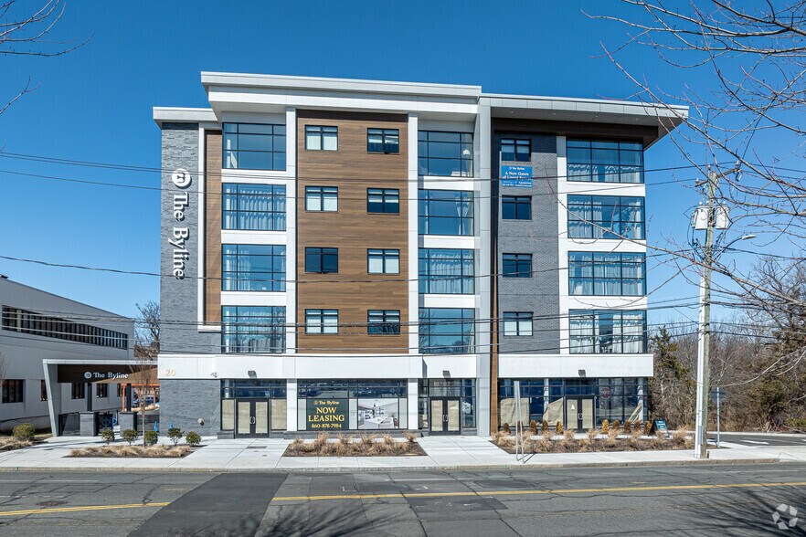 More Photos Of 920-924 Farmington Ave, West Hartford Apartments For Lease
