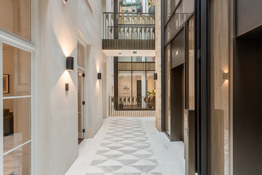 More Photos Of 75 Grosvenor St, London Coworking Space