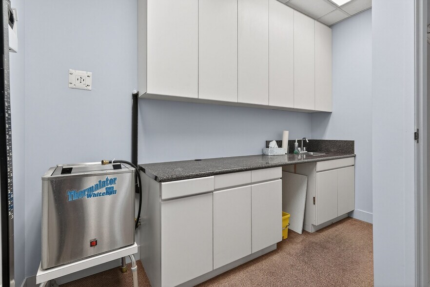 More Photos Of 3039 Kingsway, Vancouver Storefront Retail Office For Sale