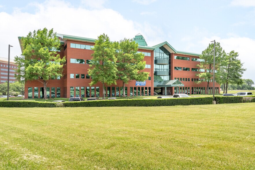 Primary Photo Of 1750 Valley View Ln, Farmers Branch Office For Lease