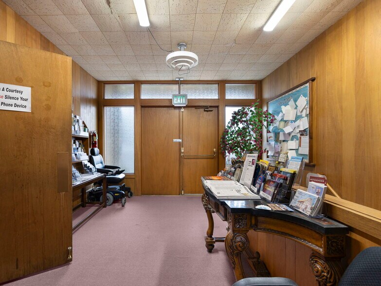 More Photos Of 39590 Pioneer blvd, Sandy Religious Facility For Sale