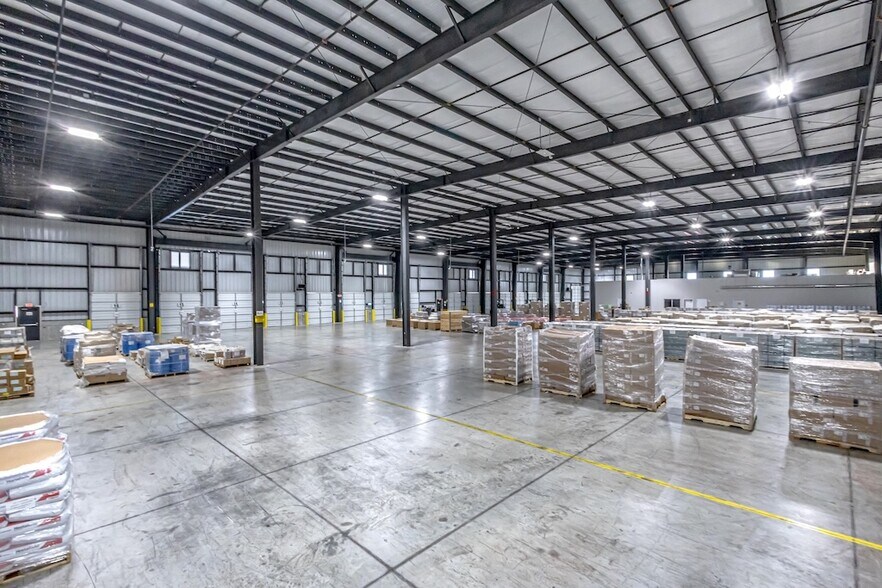 More Photos Of 1207 Beltway Pky, Laredo Warehouse For Lease