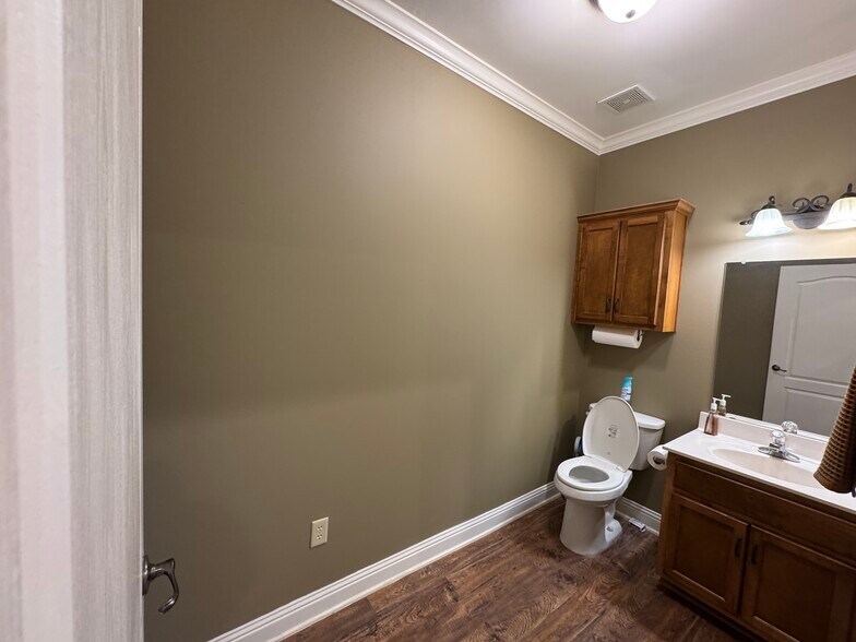 More Photos Of 6253 Goodman Rd, Olive Branch Office For Lease
