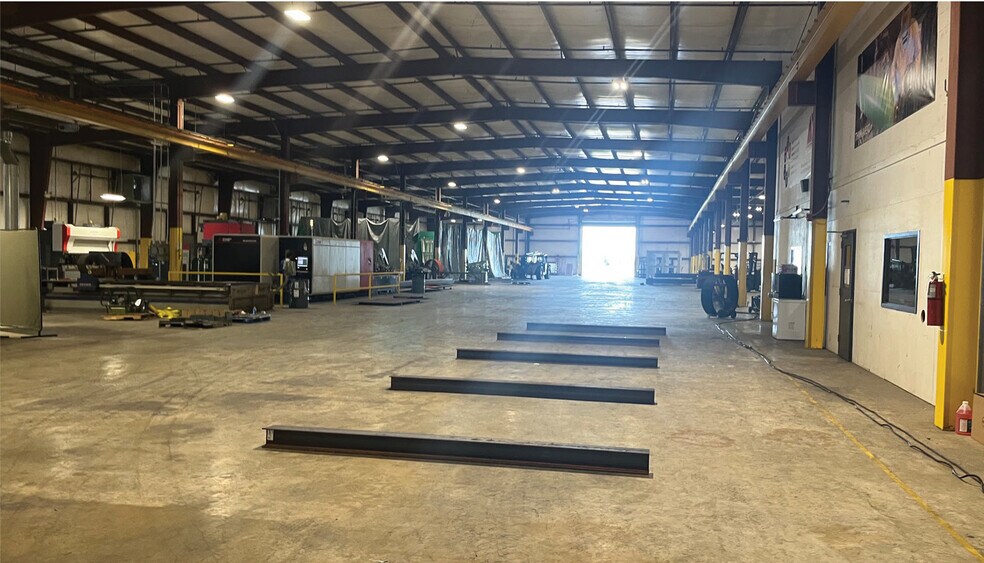 More Photos Of 1706 Cypress Ave, Greenwood Manufacturing For Sale