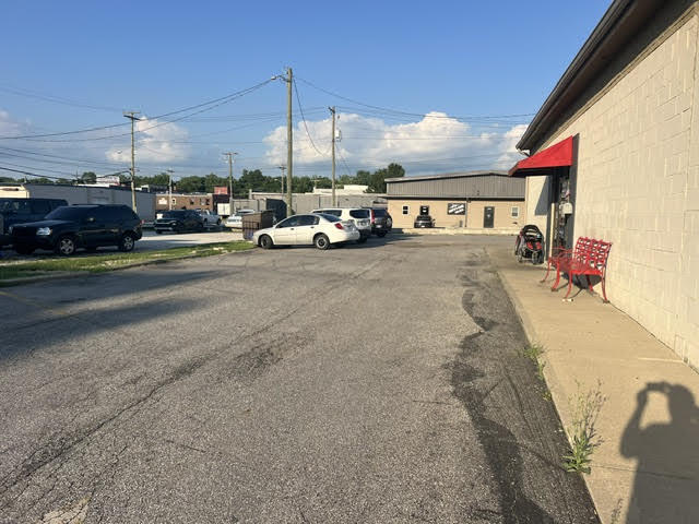 More Photos Of 212 N Washington St, Crawfordsville Convenience Store For Sale