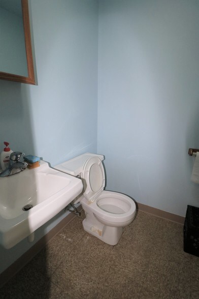 More Photos Of 421-423 Lakeview Ave, Clifton Storefront Retail Residential For Sale