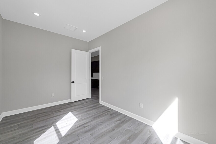 More Photos Of 1325 Main St, Katy Medical For Sale