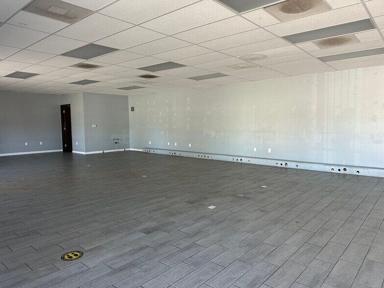 More Photos Of 2715 W Foothill Blvd, Rialto Unknown For Lease