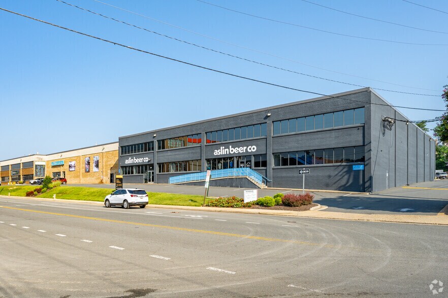 More Photos Of 901-929 S Pickett St, Alexandria Unknown For Lease