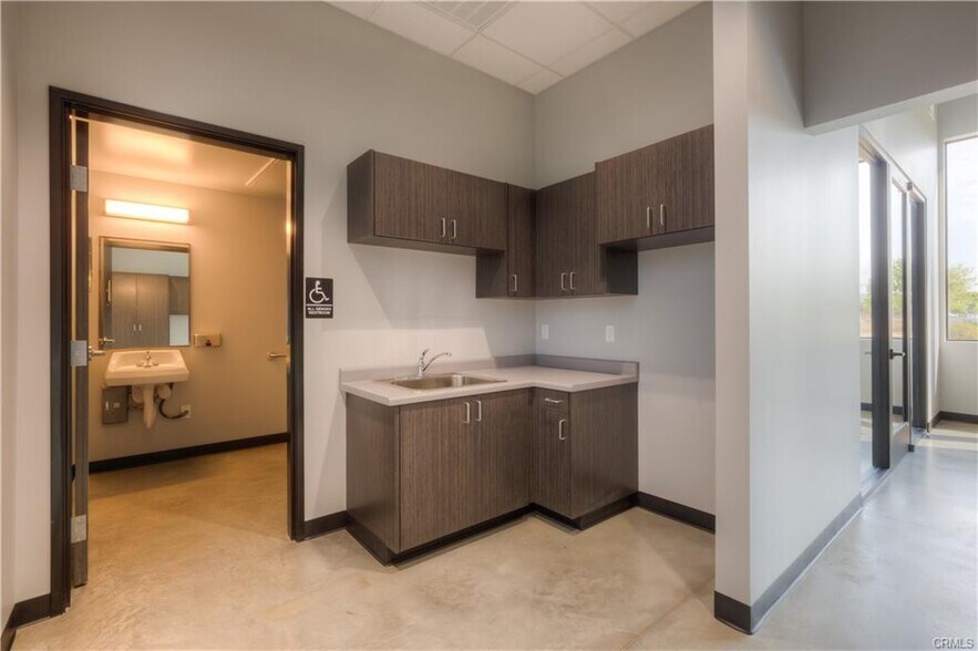 More Photos Of 2455 Beacon St, Chico Office For Sale