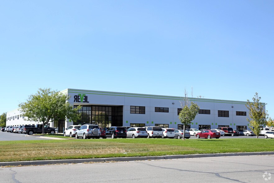 More Photos Of 695 N Kays Dr, Kaysville Industrial For Sale
