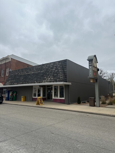 Primary Photo Of 108 W Main St, Le Roy Supermarket For Sale