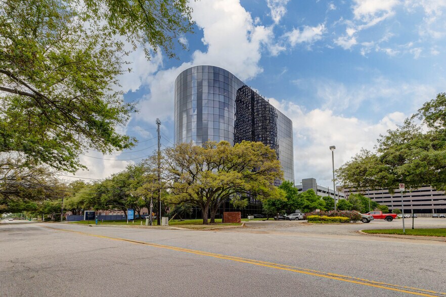 Primary Photo Of 1800 Bering Dr, Houston Office For Lease