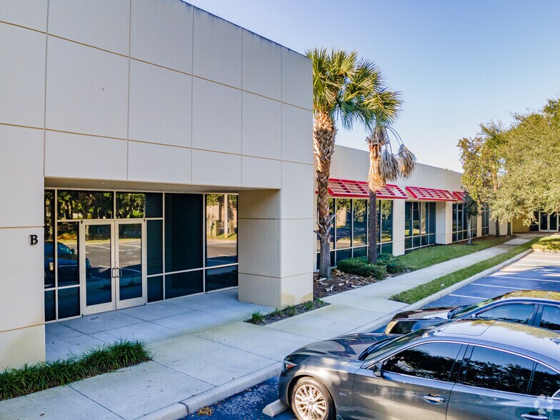 More Photos Of 599 Lake Kathy Dr, Brandon Office For Sale