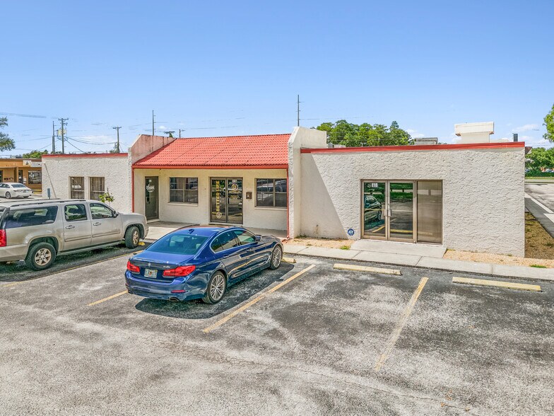 More Photos Of 102 Flagship Dr, Lutz Storefront Retail Office For Lease