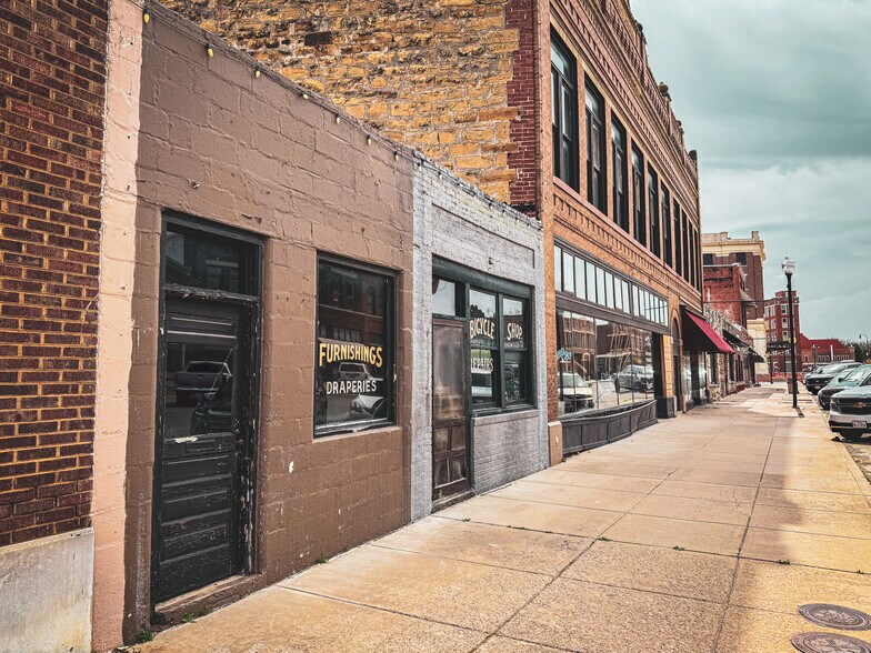 More Photos Of 614 Kihekah Ave, Pawhuska Flex For Sale