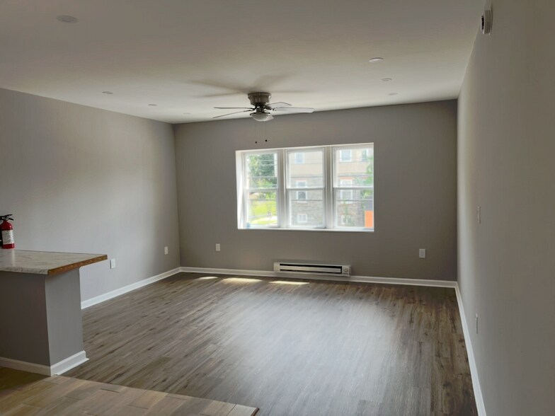 More Photos Of 637 Macdade Blvd, Collingdale Storefront Retail Residential For Sale