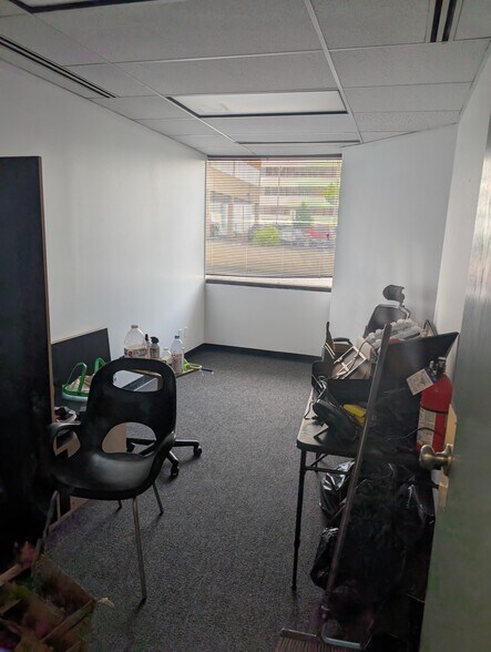 More Photos Of 8973-8975 E Kenyon Ave, Denver Office Residential For Lease