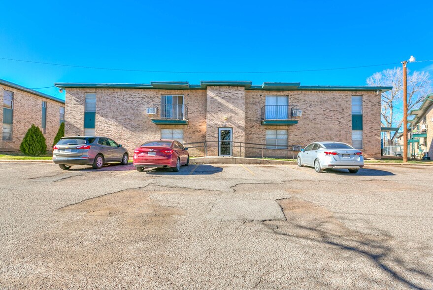 More Photos Of 1707-1717 Greenwood St, San Angelo Apartments For Sale