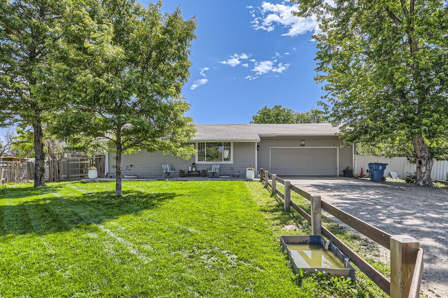 More Photos Of 8690 Verbena St, Commerce City Warehouse For Sale