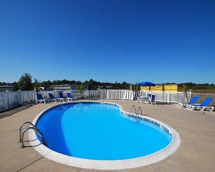 More Photos Of 3131 Cloverleaf St, Van Buren Hotel For Sale