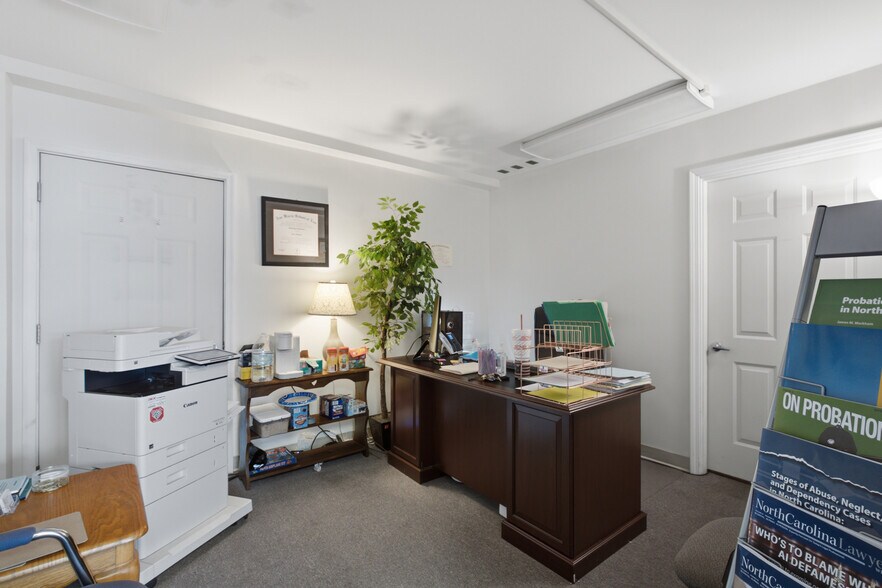 More Photos Of 201 New Bridge St, Jacksonville Office Residential For Sale