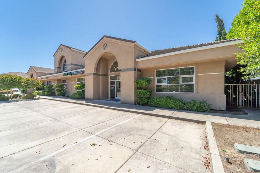 More Photos Of 1444 W Main St, Ripon Medical For Sale