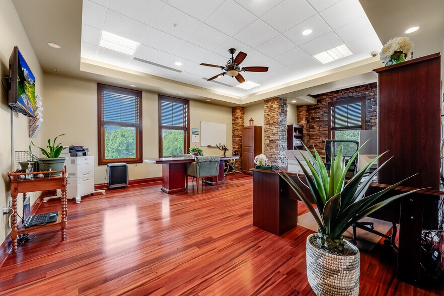 More Photos Of 6-10 Canyon Rd, Morgantown Loft Creative Space For Sale