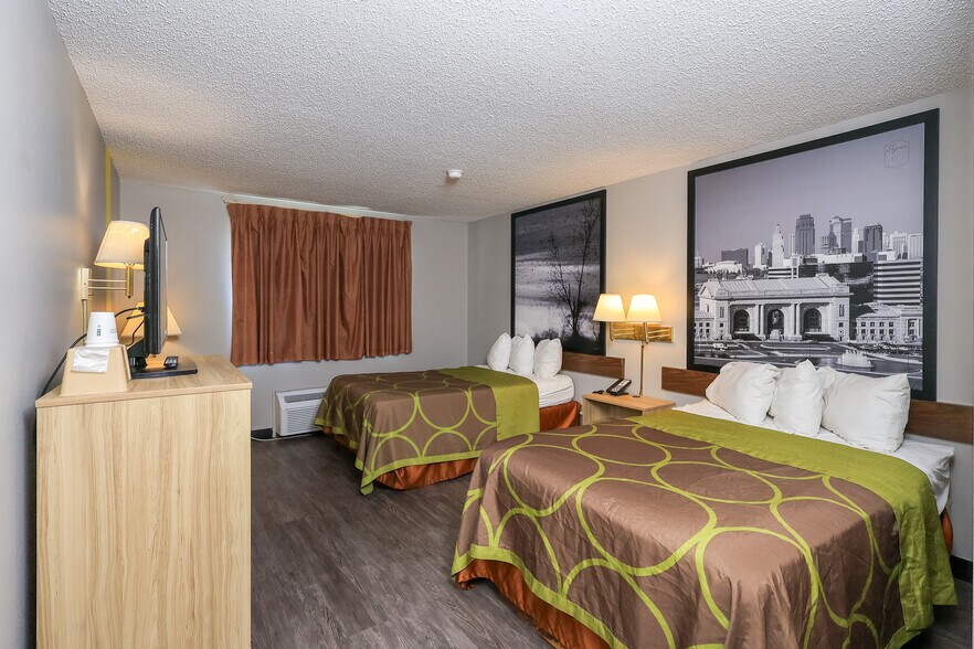 More Photos Of 112 Cutting Dr, Smithville Hotel For Sale