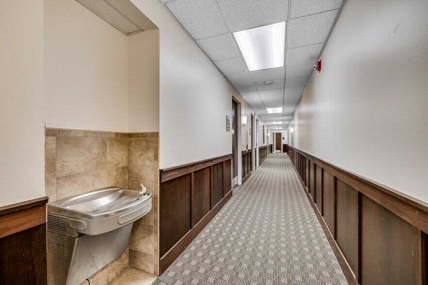 More Photos Of 4555 Erin Dr, Eagan Office For Lease