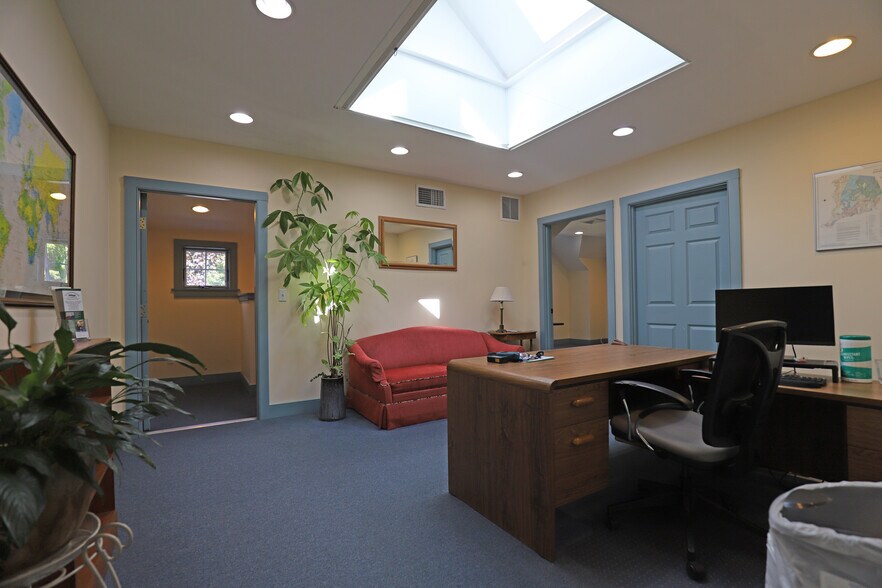 More Photos Of 49 Locust St, Falmouth Office Residential For Lease