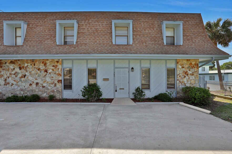 More Photos Of 162 Peninsula Dr S, Daytona Beach Medical For Sale