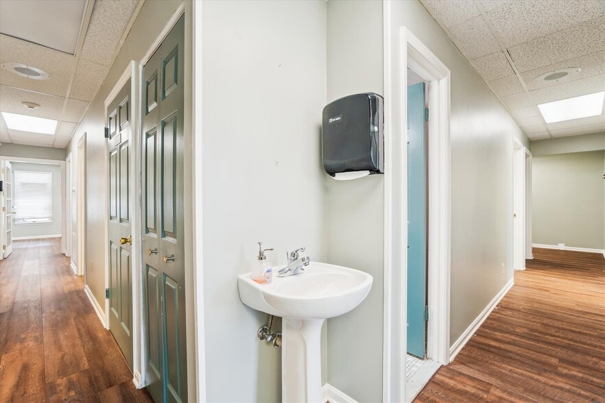 More Photos Of 14333 Laurel Bowie Rd, Laurel Medical For Sale