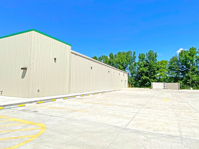 More Photos Of 8240 US Highway 60 W, Lewisport Freestanding For Lease