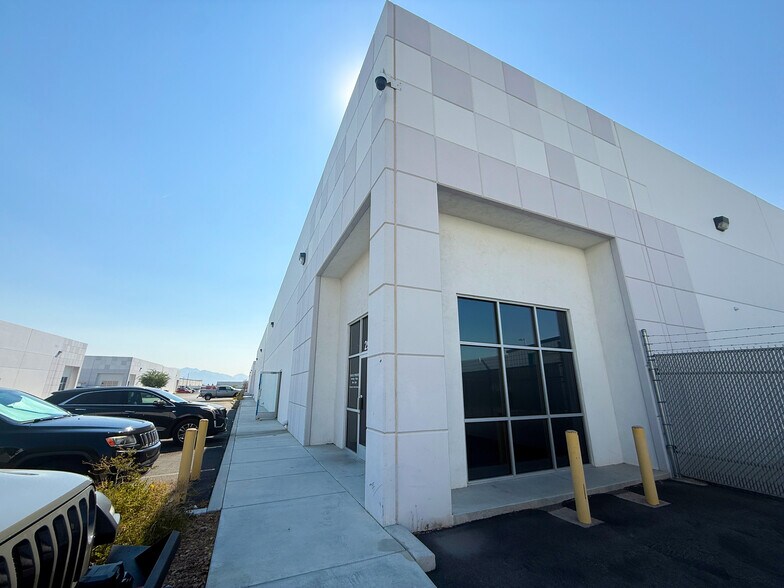 More Photos Of 2925 N Lamb Blvd, Las Vegas Warehouse For Lease