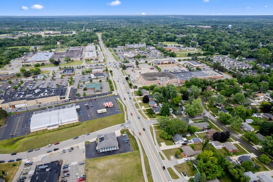 More Photos Of 210 W Tienken Rd, Rochester Hills Medical For Lease