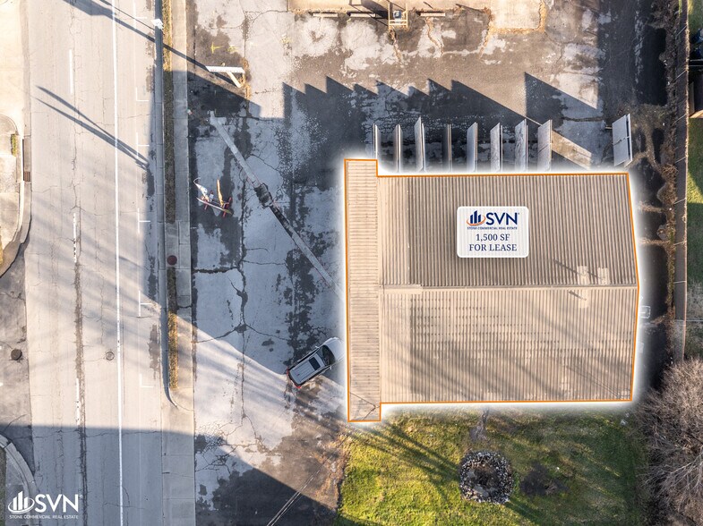 More Photos Of 514 S 3rd St, Danville General Retail For Lease