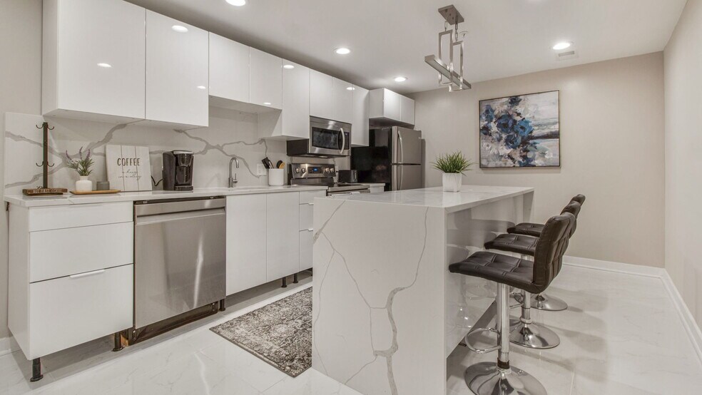 More Photos Of 1414 Pennsylvania Ave SE, Washington Apartments For Sale