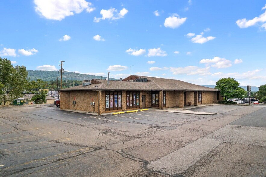 More Photos Of 380 Coal St, Wilkes Barre Freestanding For Lease