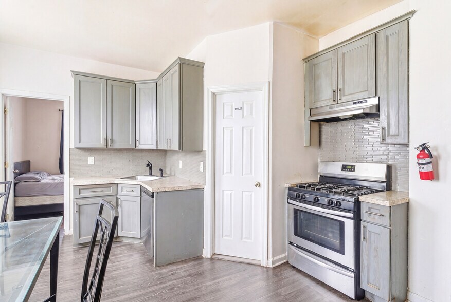 More Photos Of 237 Astor St, Newark Apartments For Sale